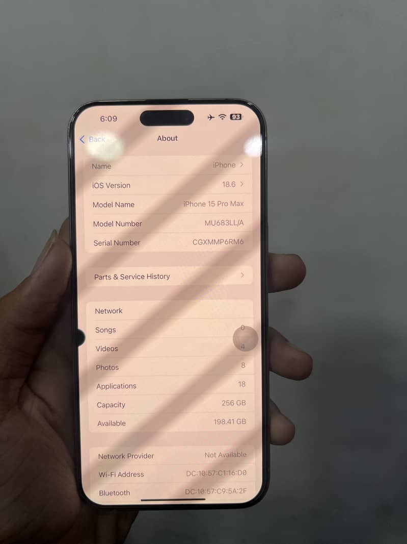 Apple iPhone 15 Pro Max 4