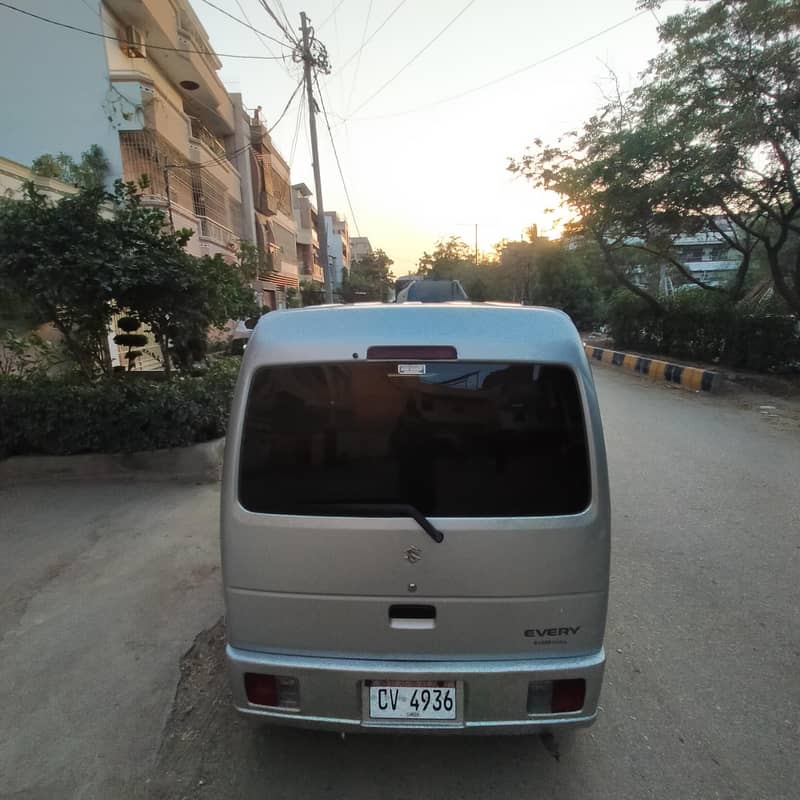 Suzuki Every 2011 4