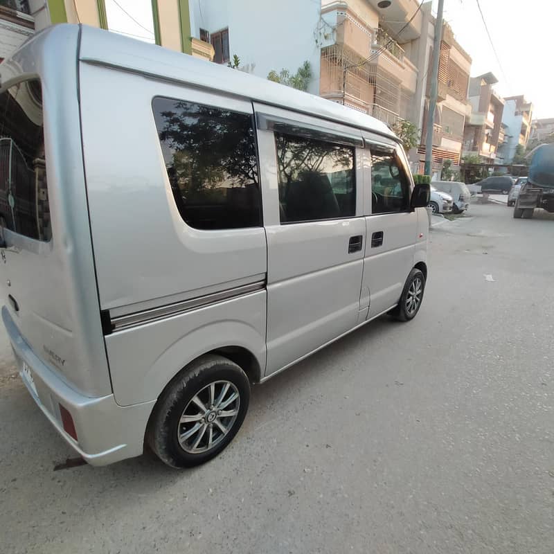 Suzuki Every 2011 6