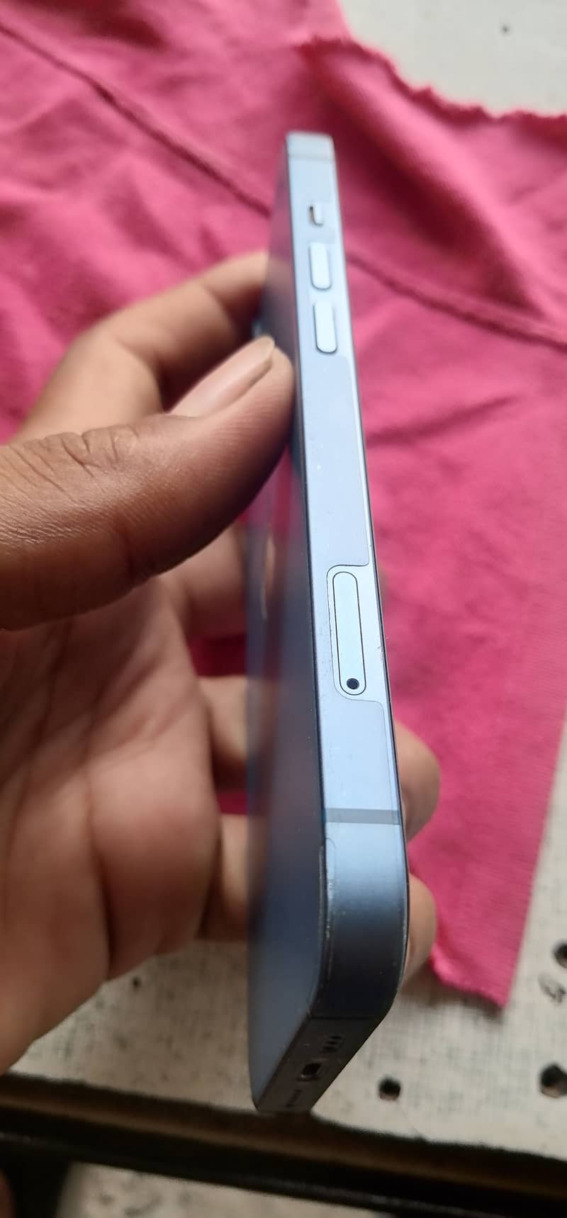 Apple iPhone 13 2