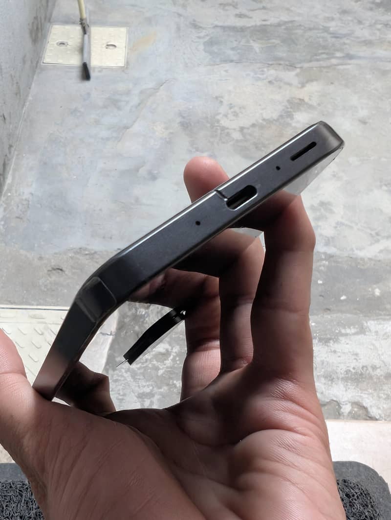 Samsung Mobile A26 4