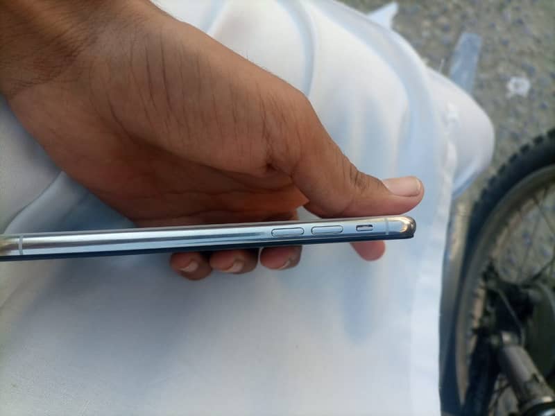 Apple iPhone X 1