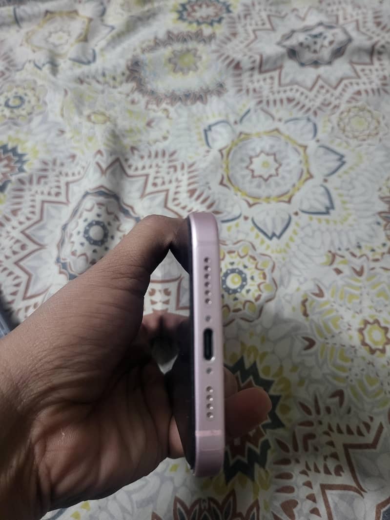 Apple iPhone 15 plus 4