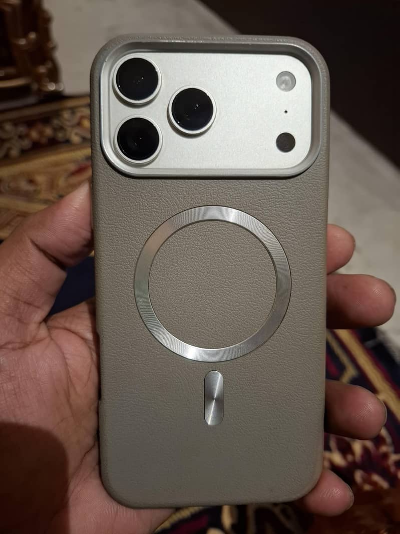 Apple iPhone 17 Pro Max 1