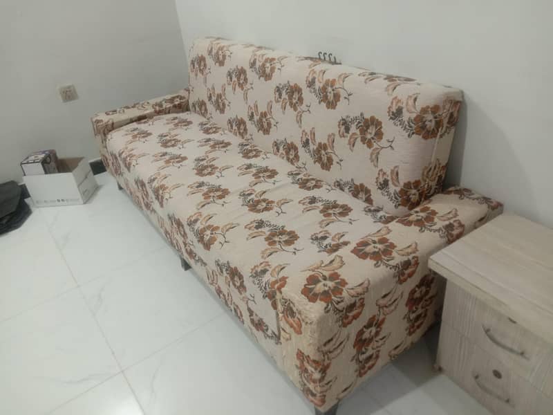 Com-bed sofa with 2 cushions | Good condition 2