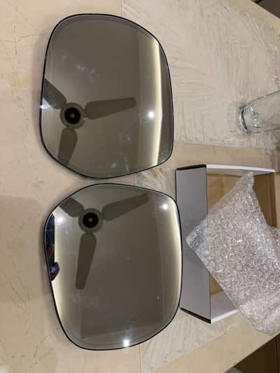 Toyota Land Cruiser Side mirror Glass (LC200)