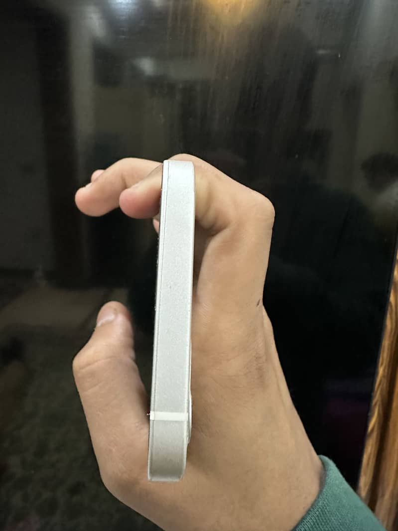 Apple iPhone 12 3