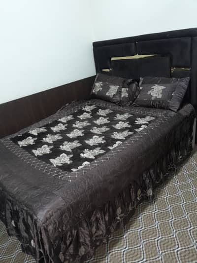 King Size Bed With Form