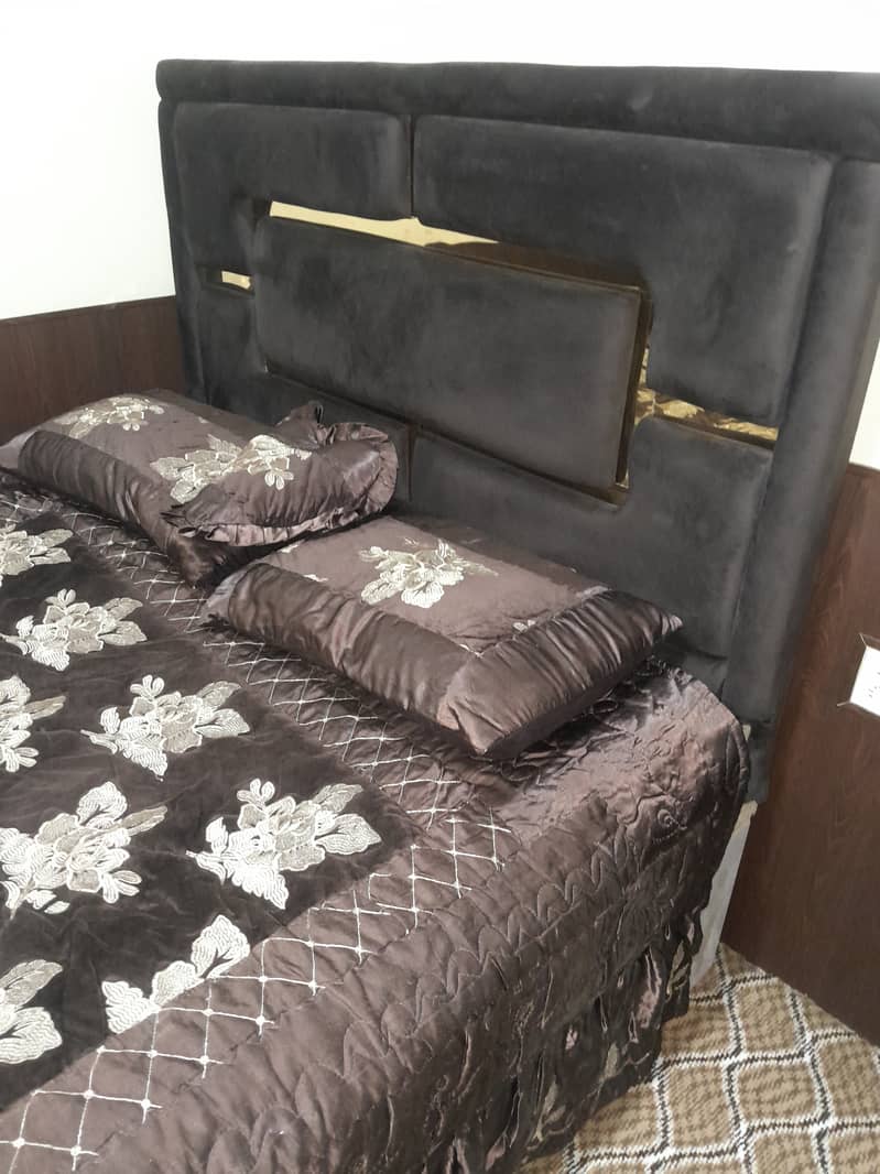 King Size Bed With Form 1