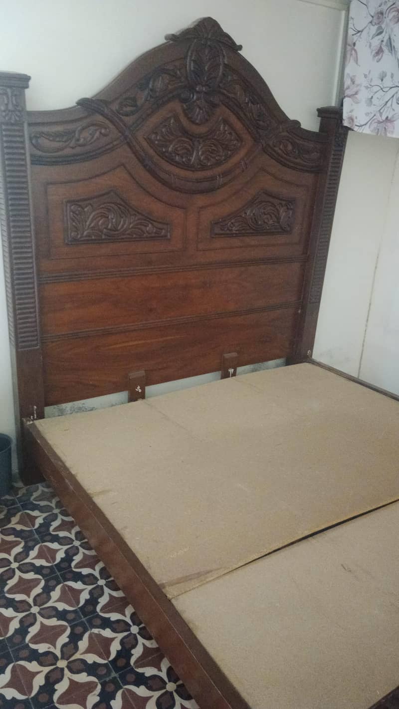ڈبل بیڈ، ڈریسنگ، اور شو کیس 0