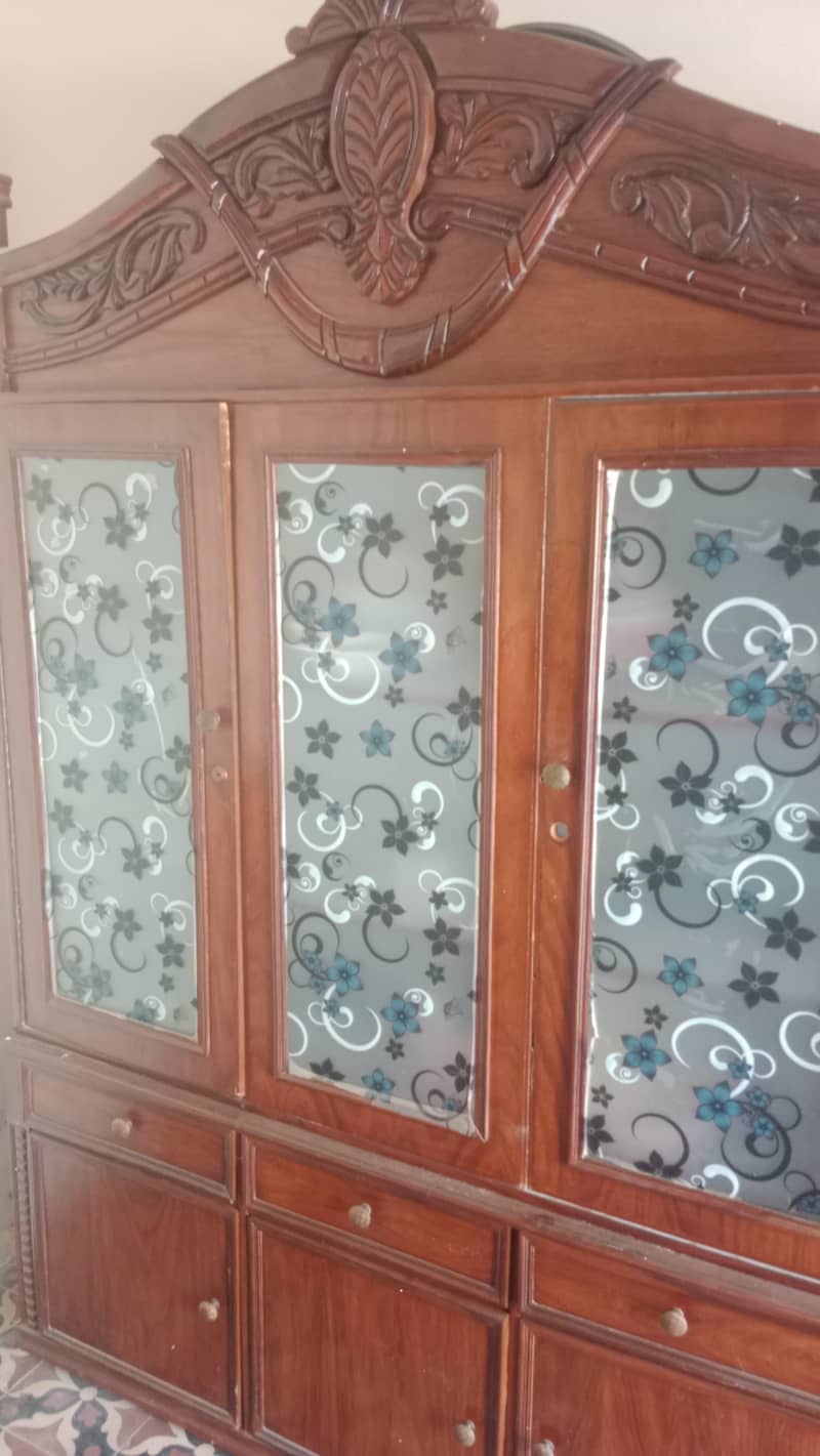 ڈبل بیڈ، ڈریسنگ، اور شو کیس 5