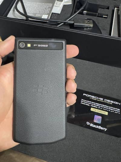 BlackBerry p9982 Porsche design