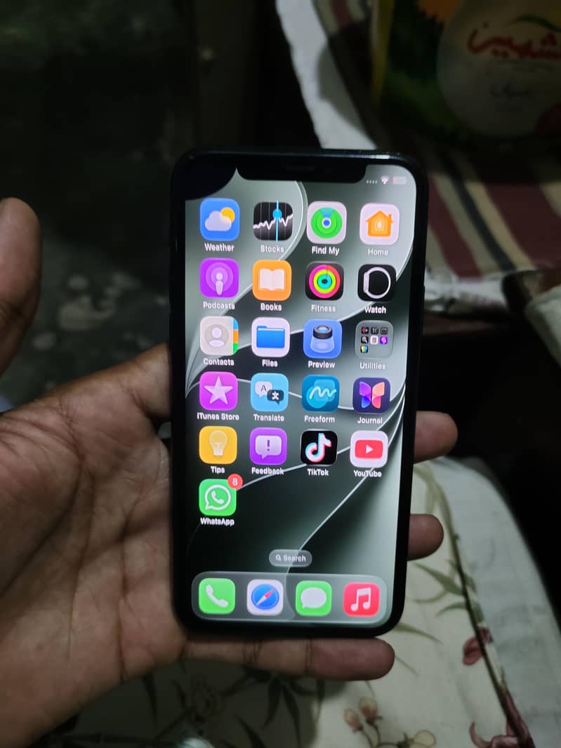 Apple iPhone 11 Pro 1