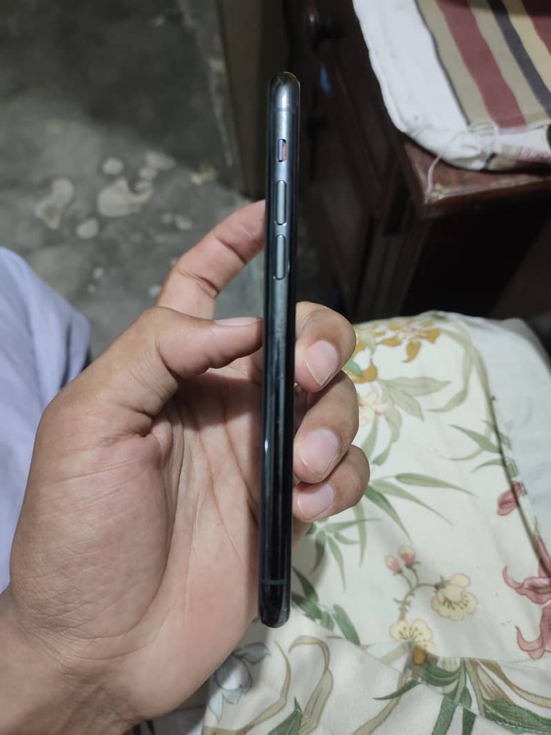 Apple iPhone 11 Pro 5
