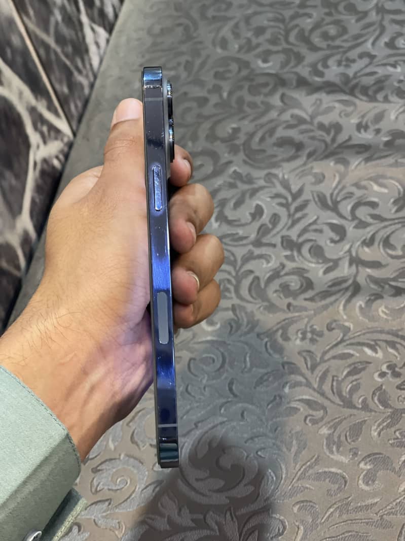 Apple iPhone 13 Pro Max 3