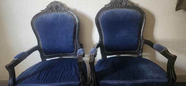 2 chairs for sell
