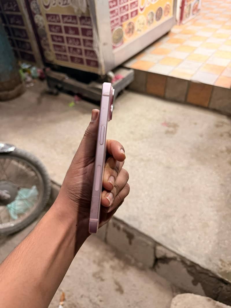 Apple iPhone 15 3