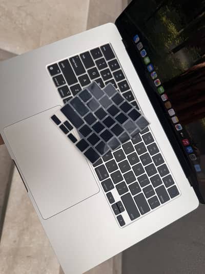 Macbook Air M4 15” -23 cycle counts just -In Apple Warranty -Brand New