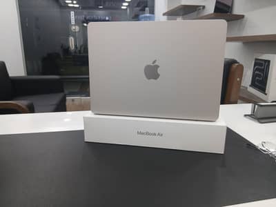 Macbook Air M5, 13" (16/512) Complete Box