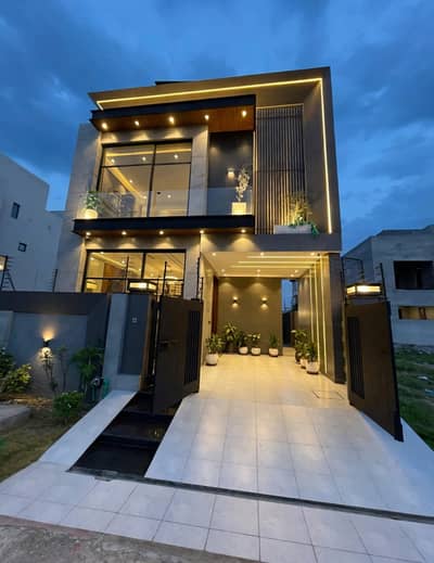 One Of Most Luxurios 5 Marla House Available For Rent IN Dha Phase 9 Town