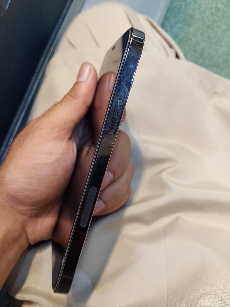 Apple iPhone 12 Pro 2