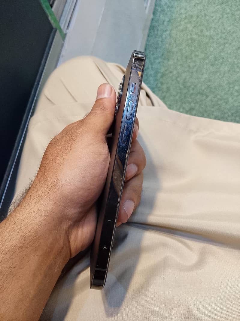 Apple iPhone 12 Pro 3