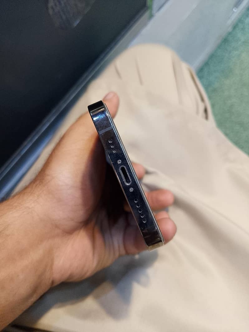 Apple iPhone 12 Pro 4