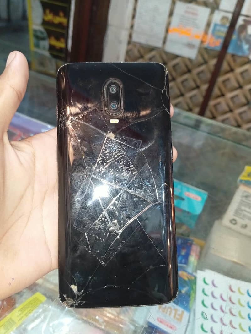 One Plus 6T 5