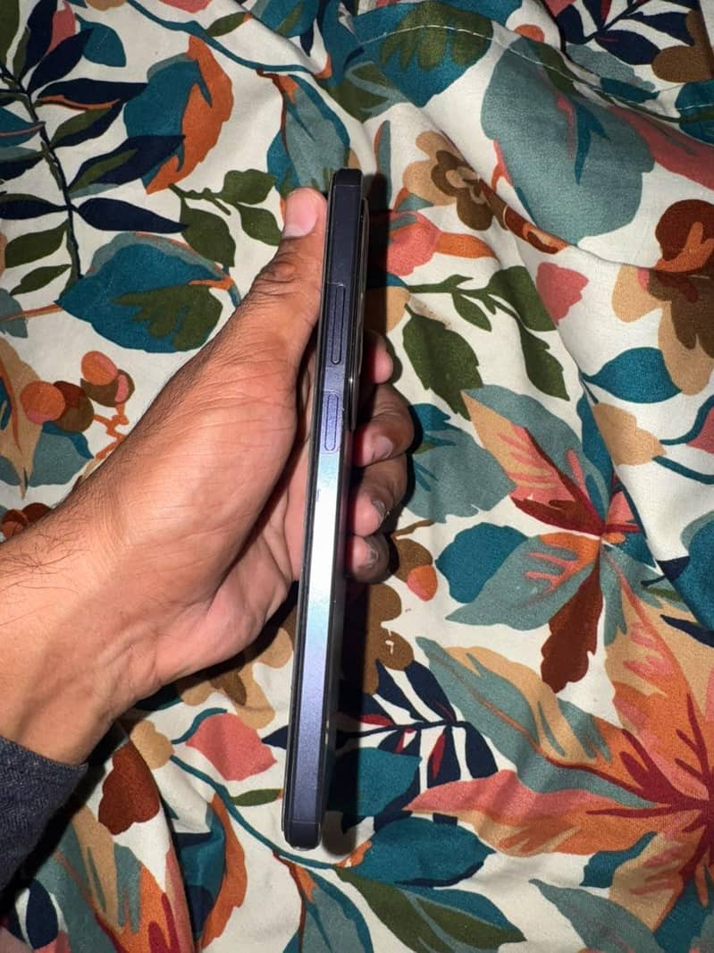 OPPO A60 4