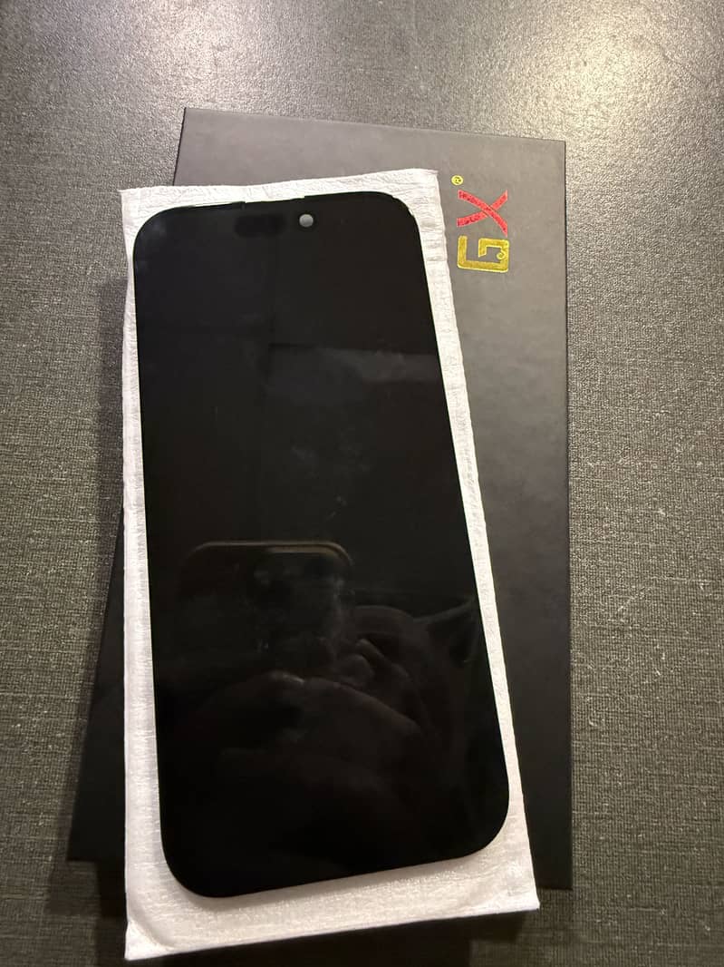 iPhone 16 pro panel 0