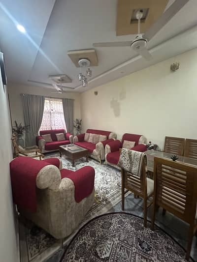 7 Marla First floor availabile for rent