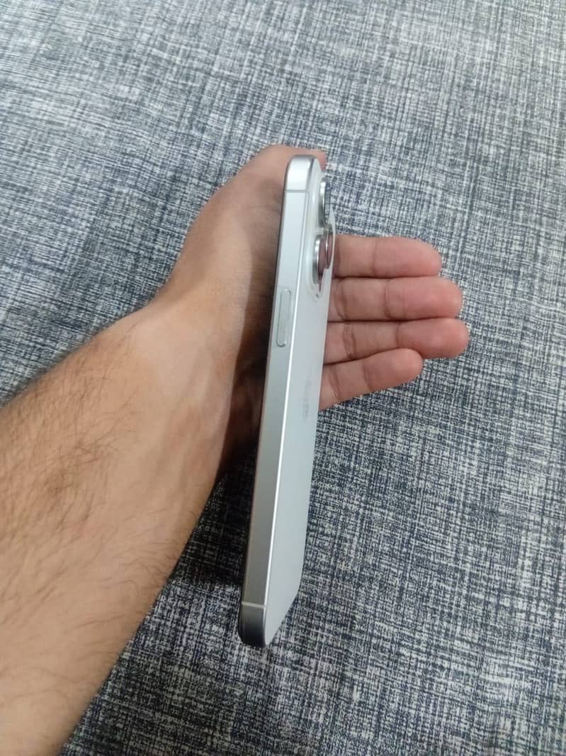 Apple iPhone 15 Pro Max 1