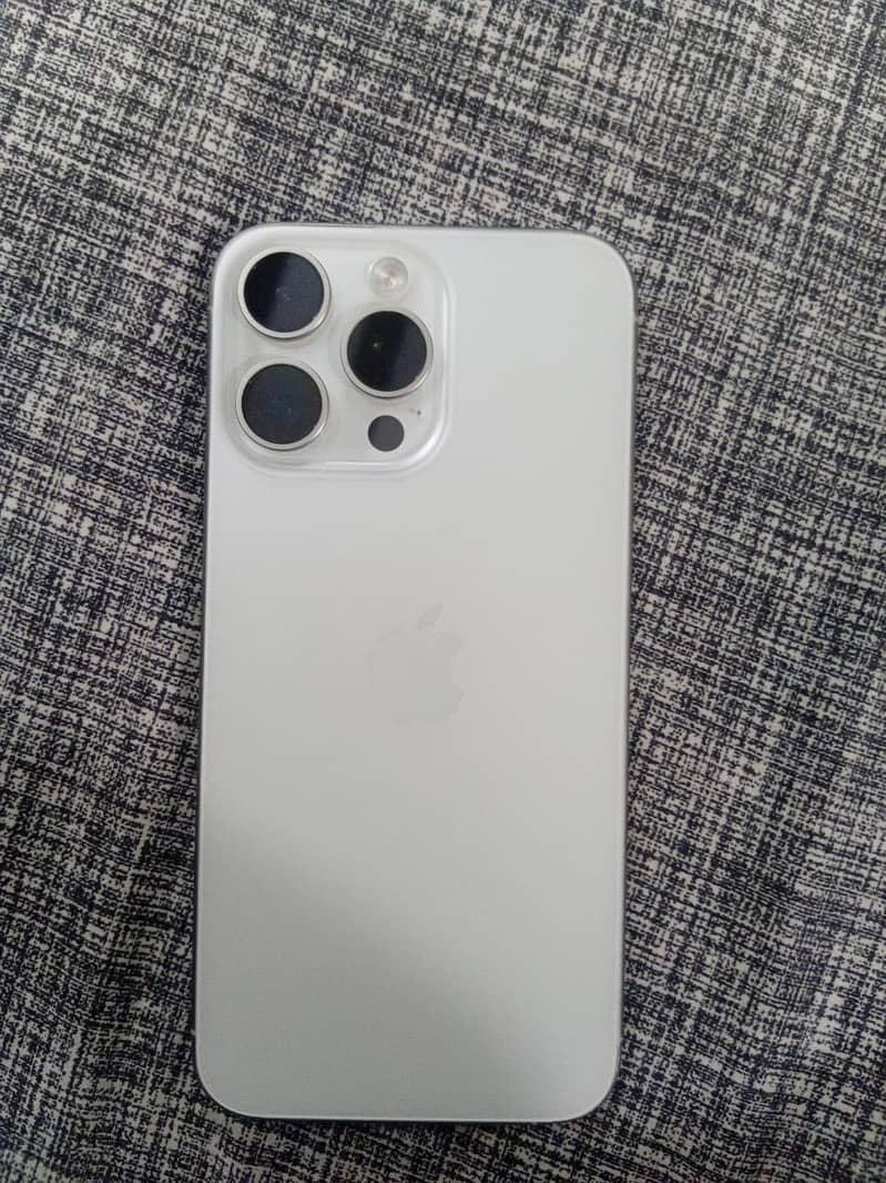 Apple iPhone 15 Pro Max 2