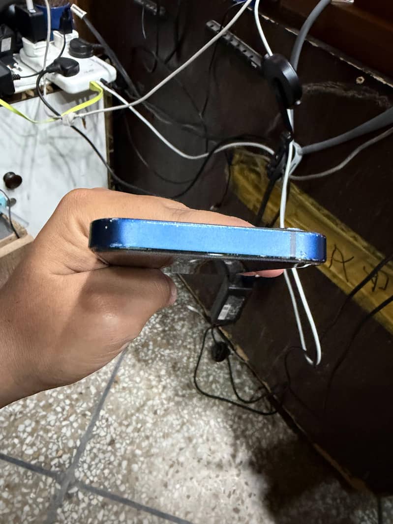 Apple iPhone 12 mini 3
