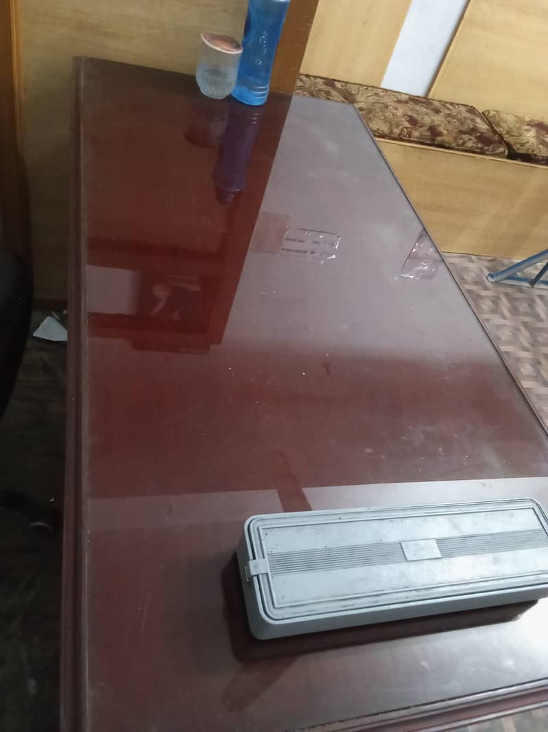 GOOD QUALITY OFFICE TABLE 2