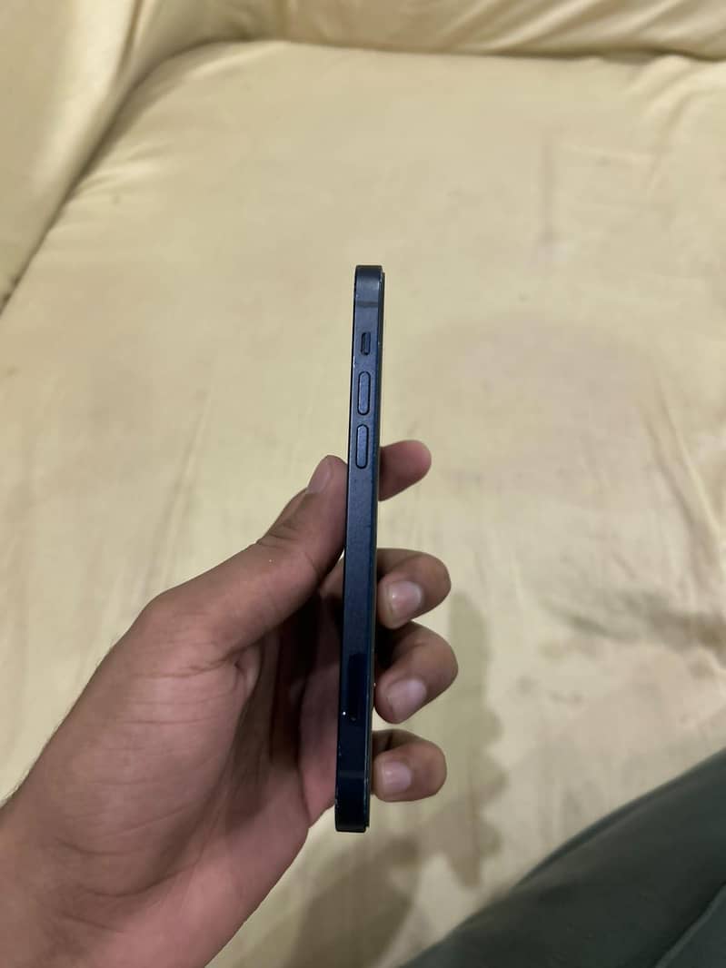 Apple iPhone 12 jv 3