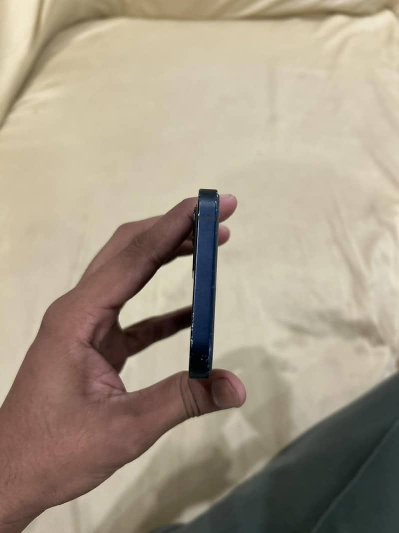 Apple iPhone 12 jv 4