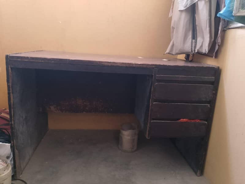 Office Table with 3 drawz 1
