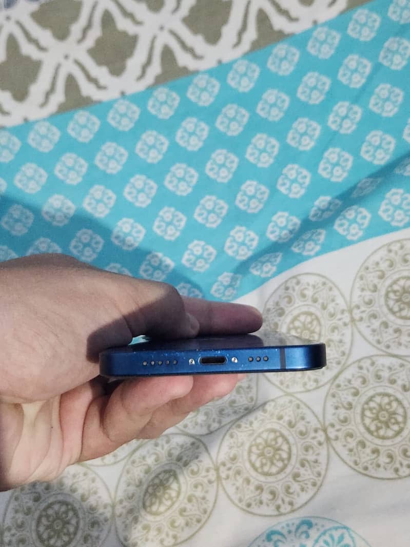 Apple iPhone 12 2