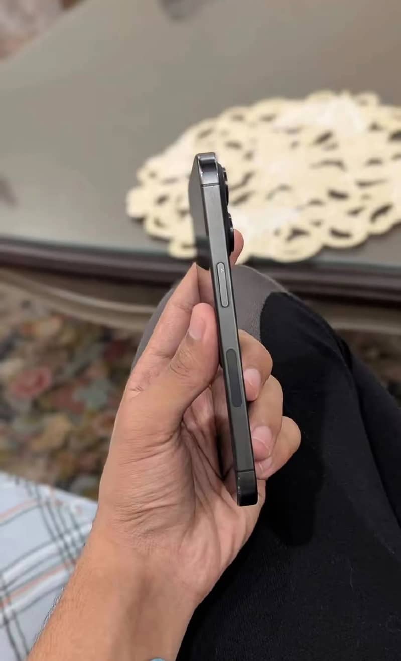 Apple iPhone 15 Pro 2
