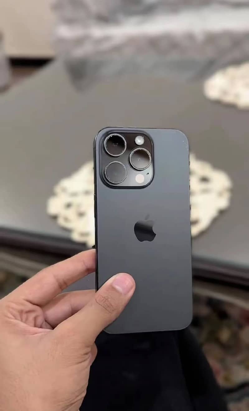 Apple iPhone 15 Pro 3