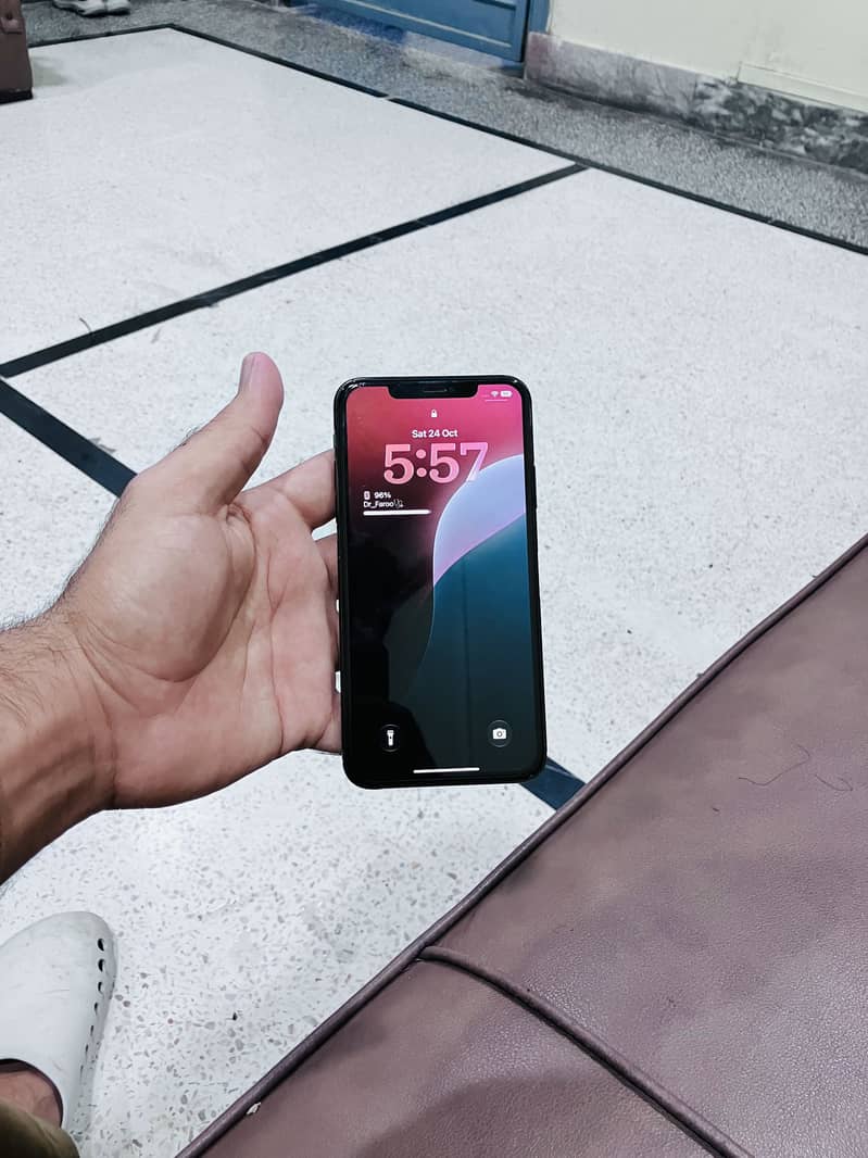 Apple iPhone 11 Pro Max 0