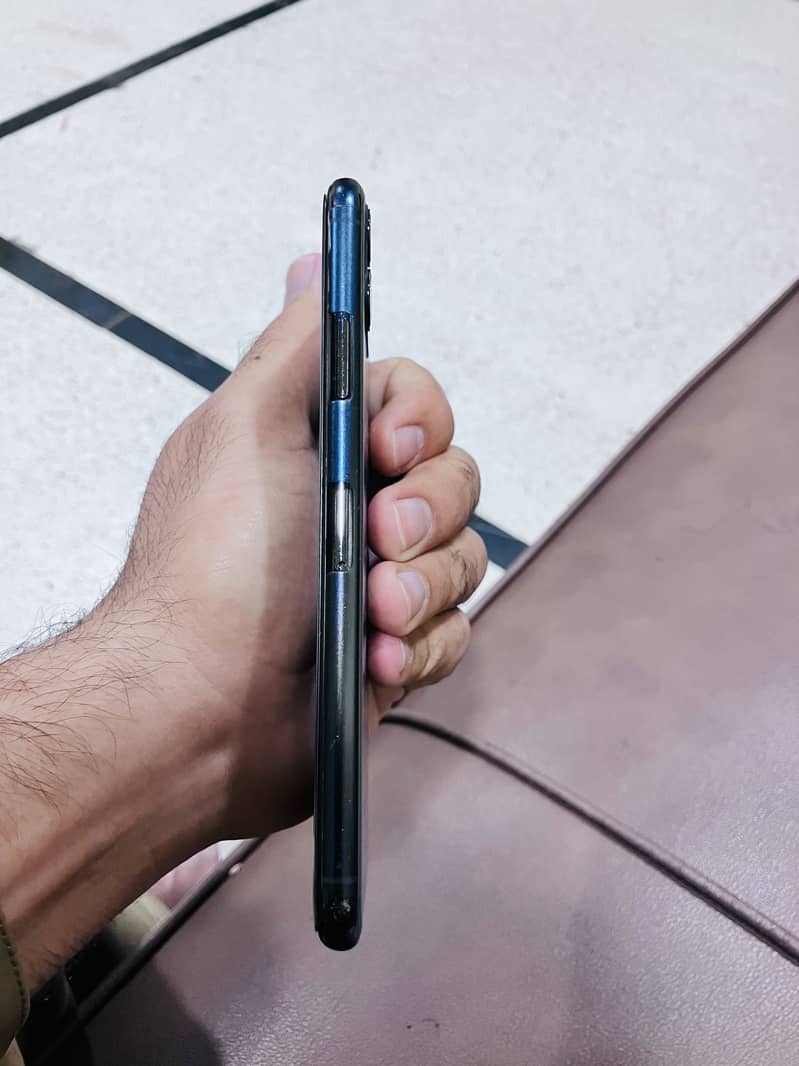 Apple iPhone 11 Pro Max 3