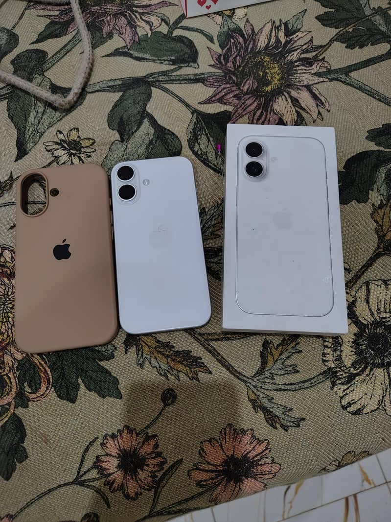Apple iPhone 16 1