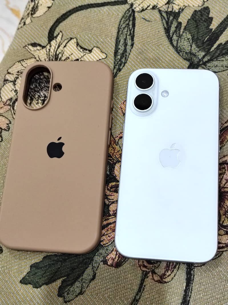 Apple iPhone 16 9