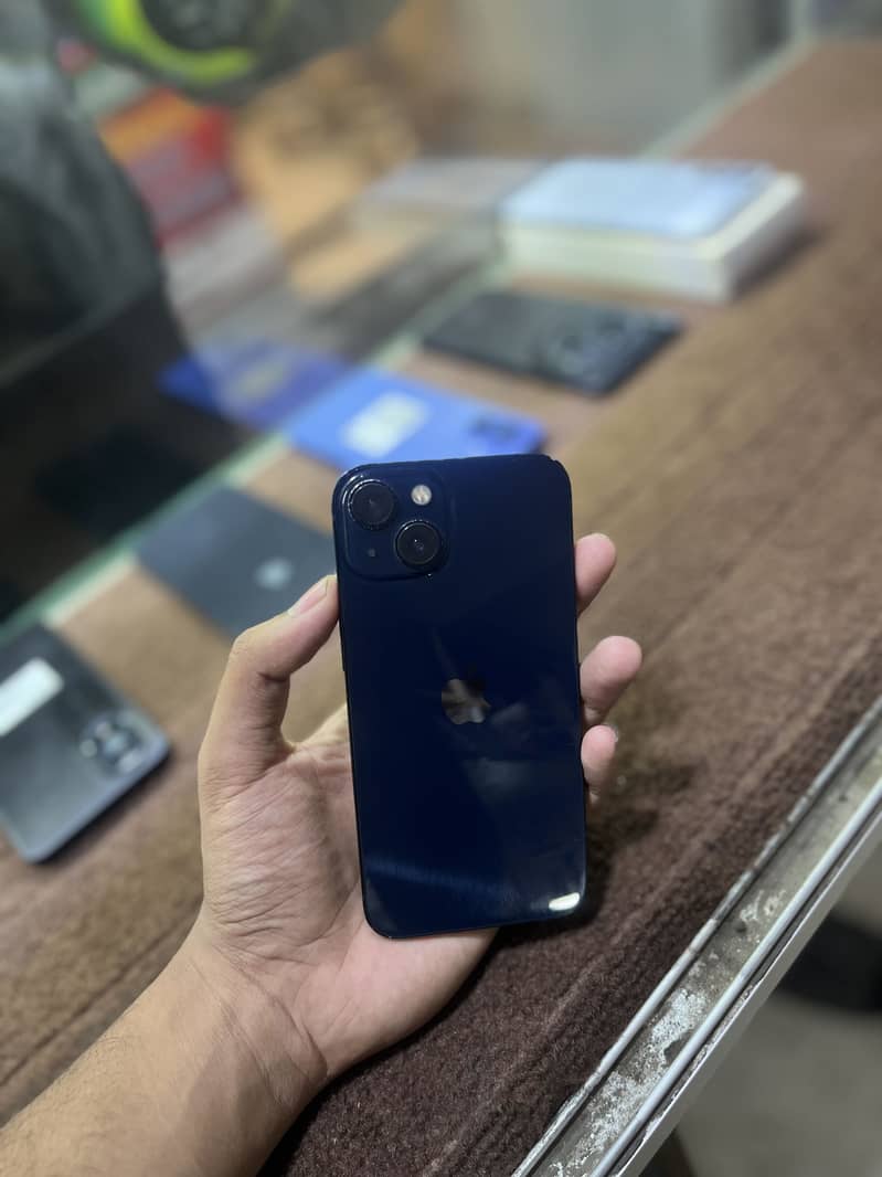 Apple iPhone 13 1