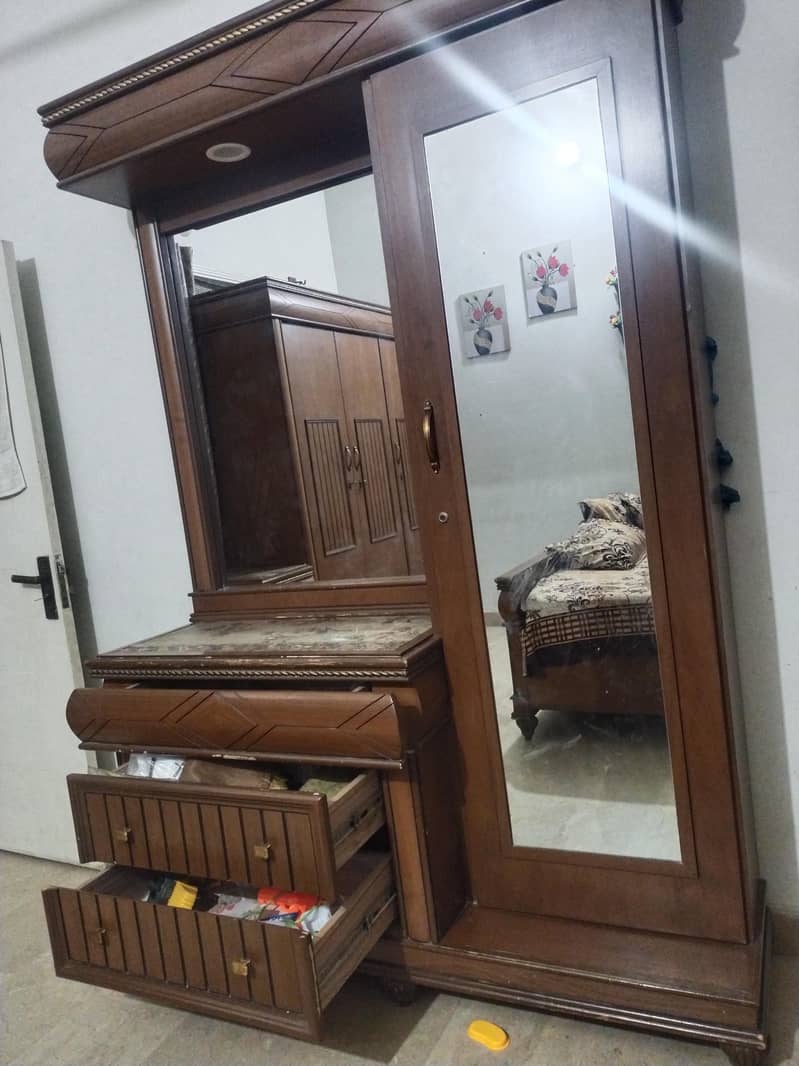 makeup vanity 2