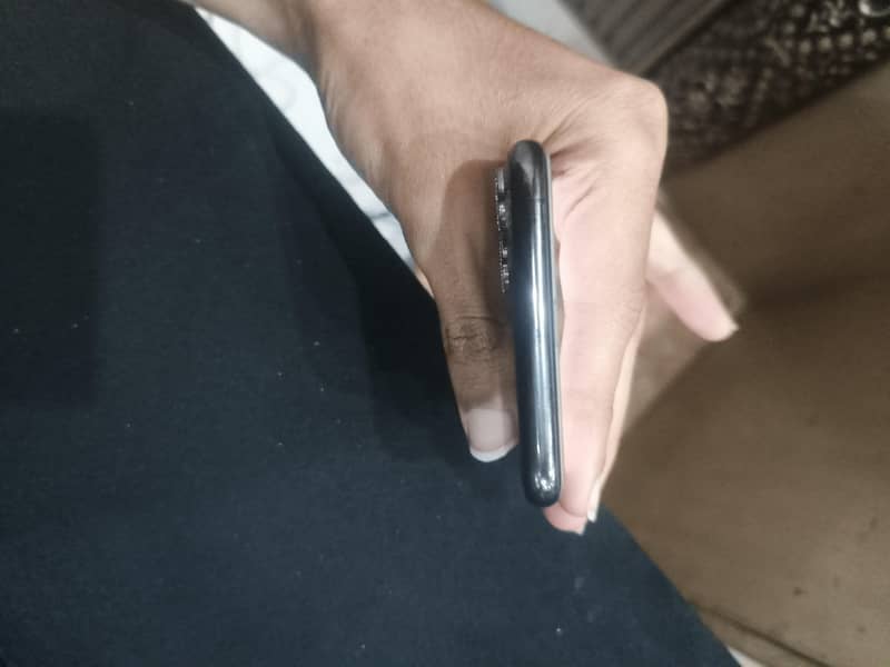 Apple iPhone 11 Pro Max 3