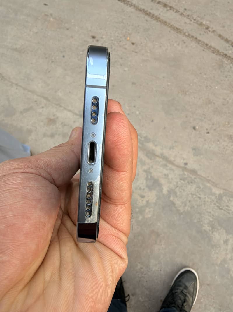 Apple iPhone 13 Pro Max 2