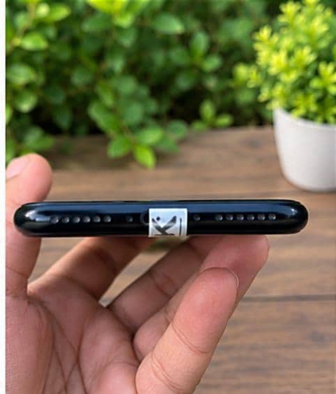 Apple iPhone SE3 generation 2